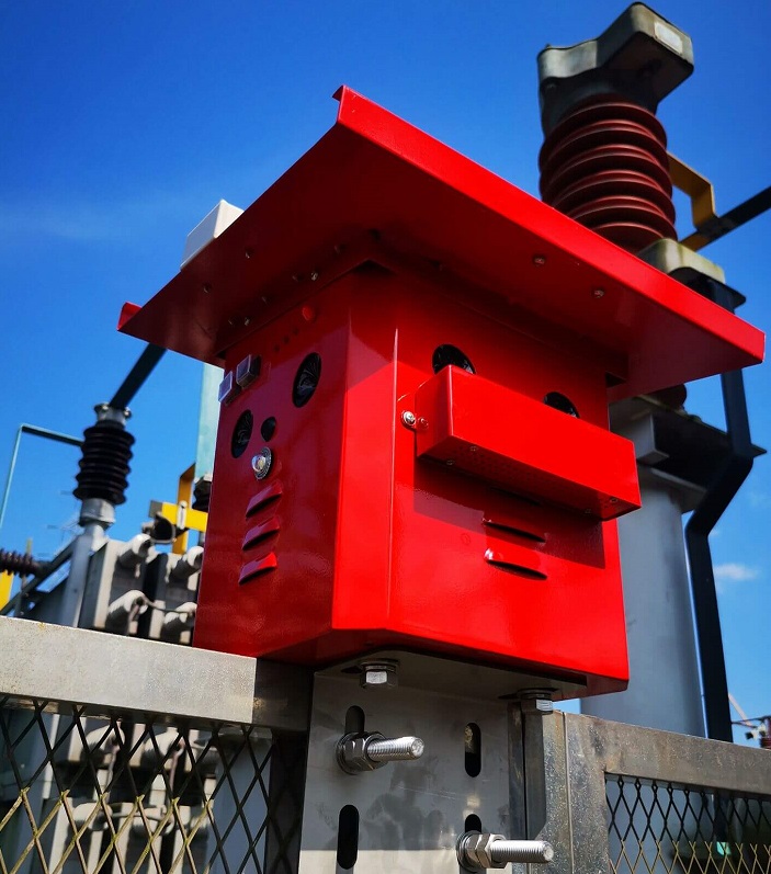 输电线路智能综合驱鸟装置