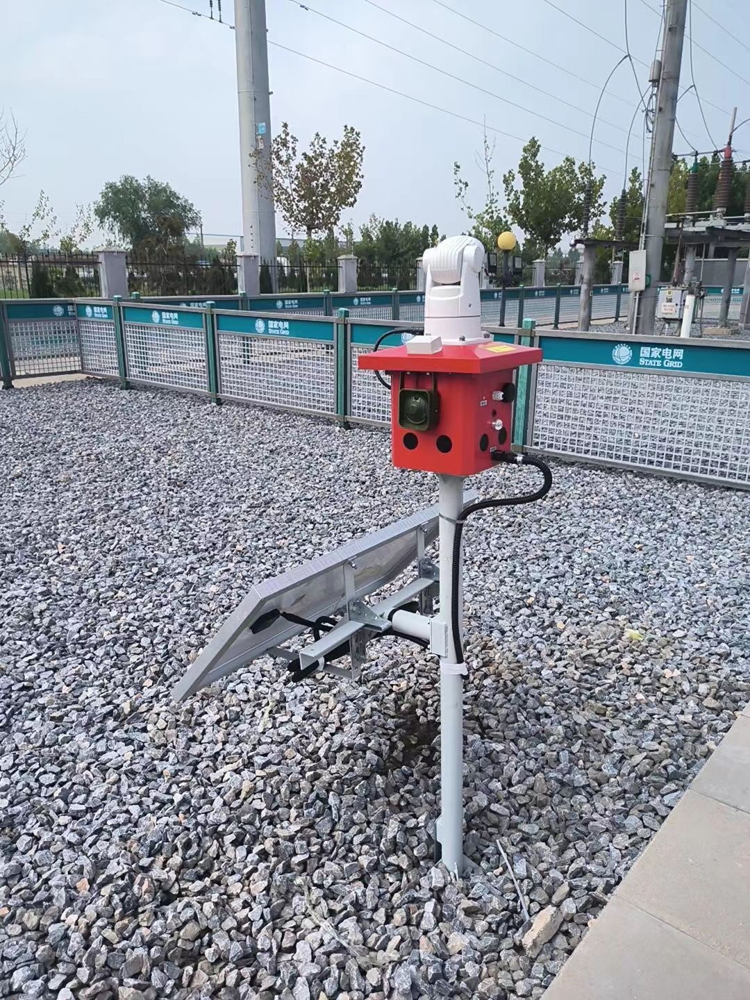 山东电力启用特力康动态版智能激光驱鸟器，动态防控守护变电站安全​