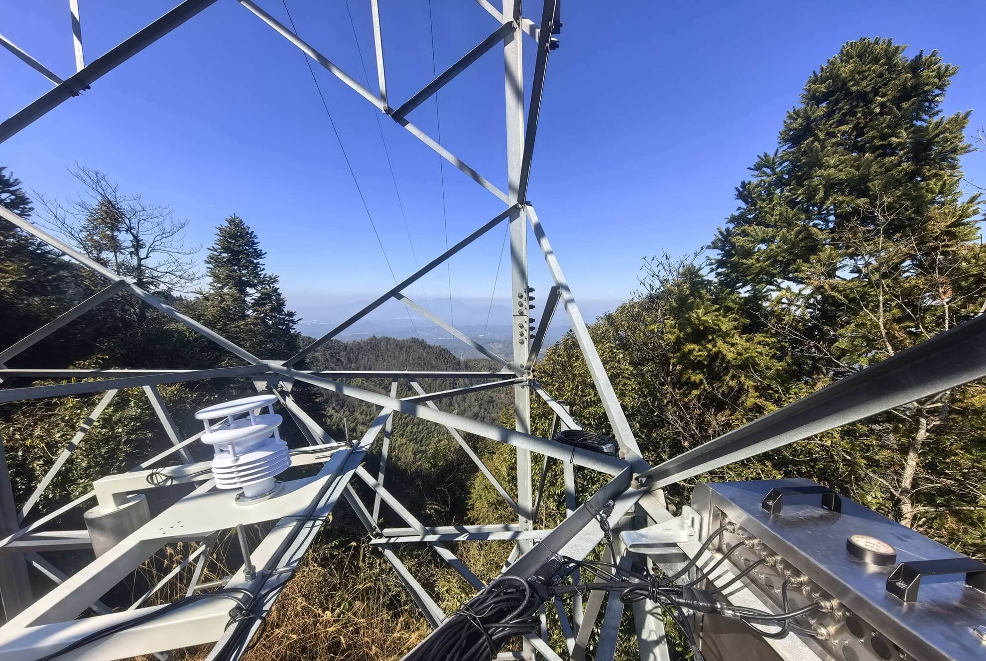 精准模拟覆冰，守护福建电网冬春安全防线，特力康输电线路导线模拟覆冰在线监测装置