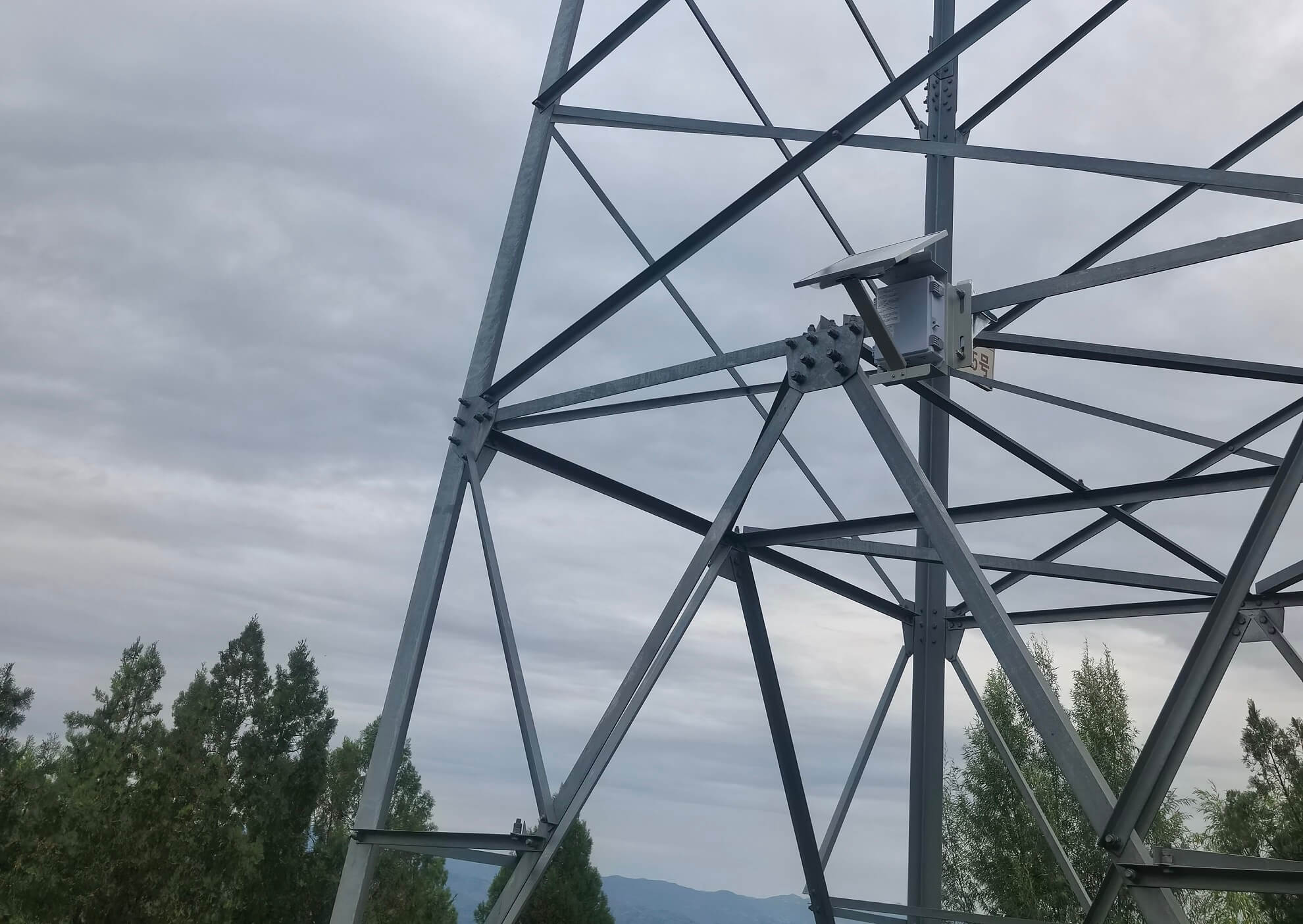 架空输电线路杆塔倾斜监测装置