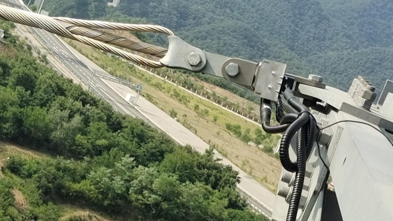 拉力传感器安装照片.jpg